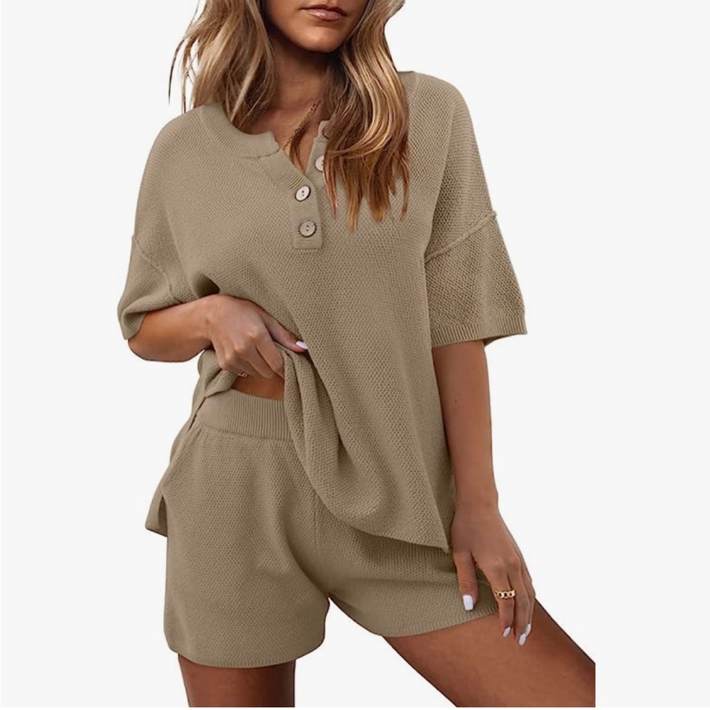 NWT Lillusory camel 2 piece set